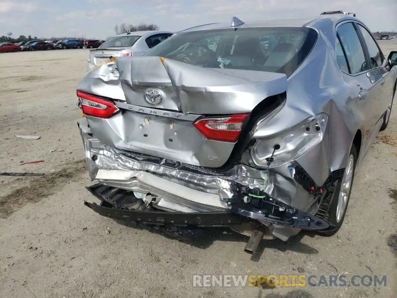 9 Photograph of a damaged car 4T1C11AK7LU926307 TOYOTA CAMRY 2020