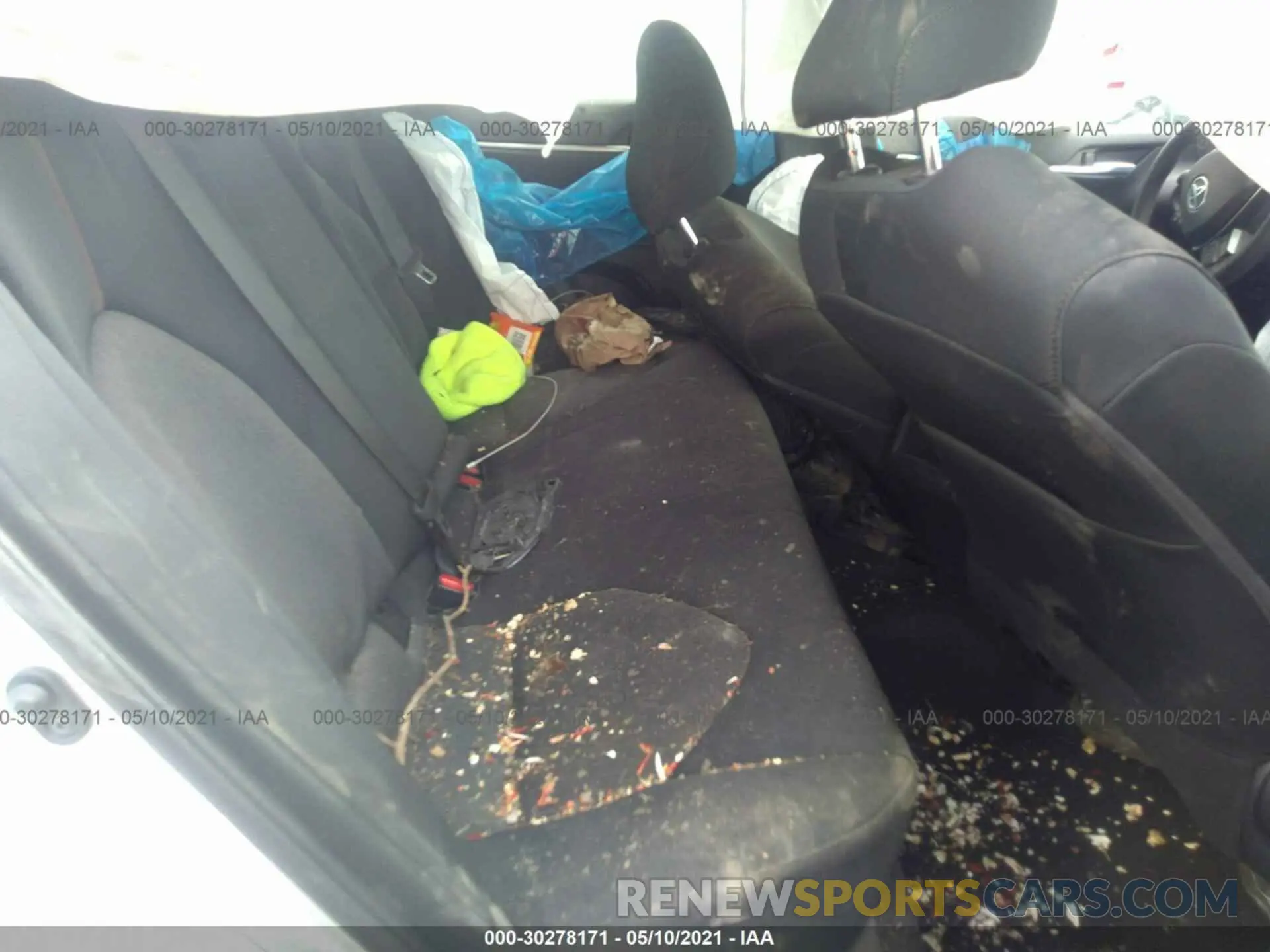 8 Photograph of a damaged car 4T1C11AK7LU928980 TOYOTA CAMRY 2020