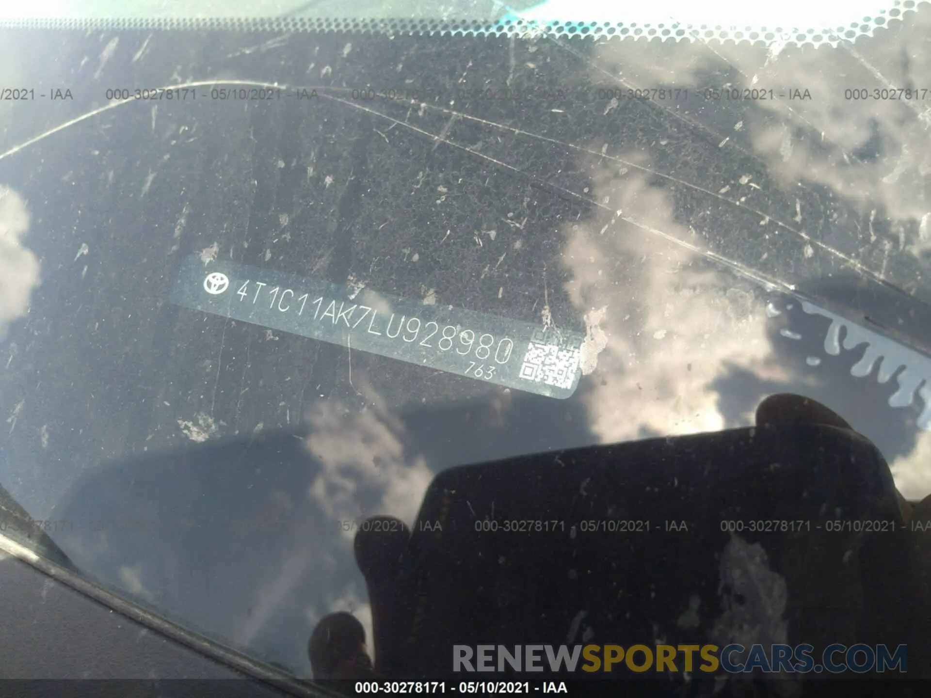 9 Photograph of a damaged car 4T1C11AK7LU928980 TOYOTA CAMRY 2020