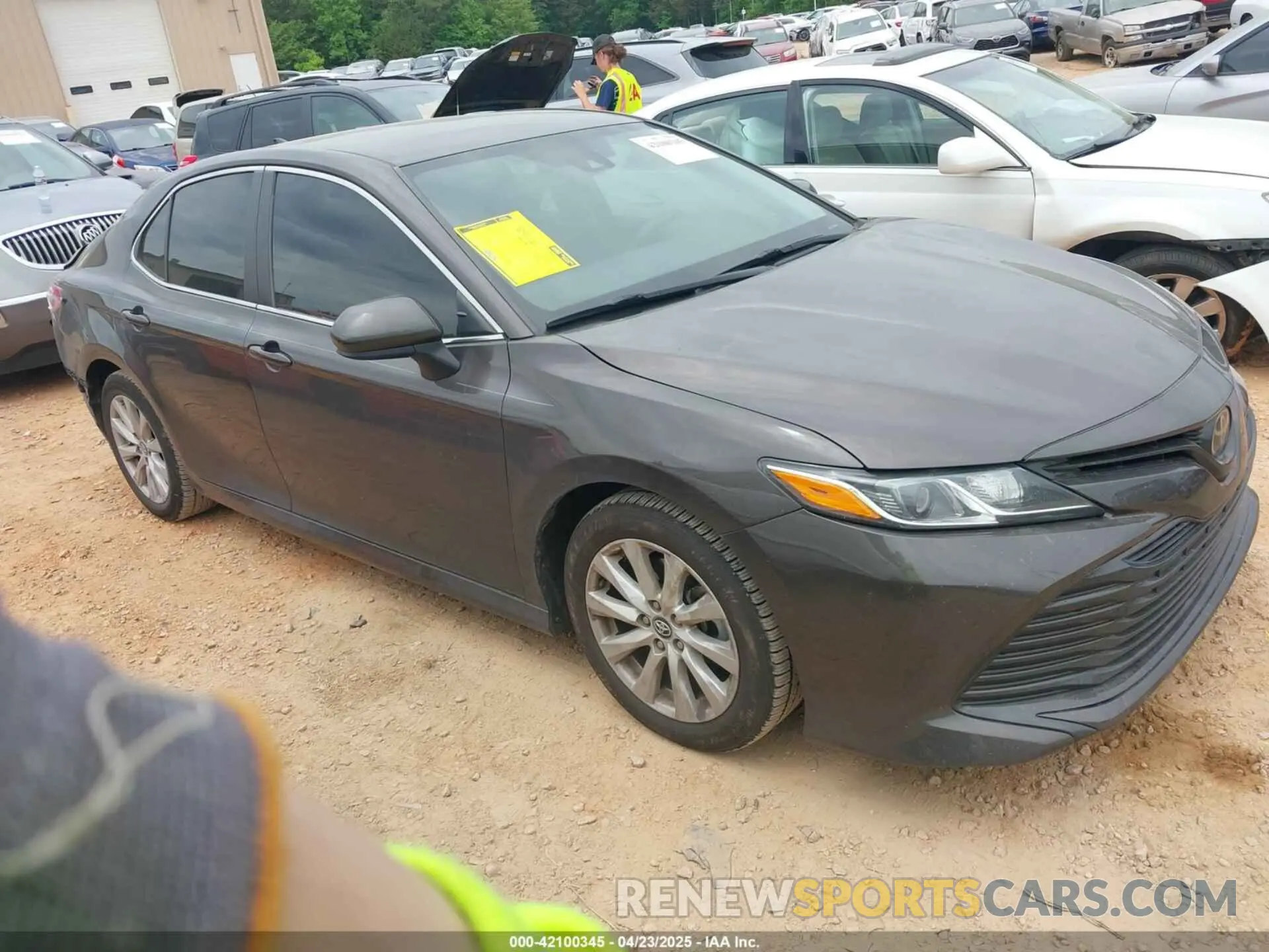 1 Photograph of a damaged car 4T1C11AK7LU935265 TOYOTA CAMRY 2020