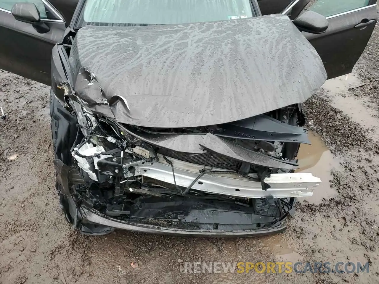 12 Photograph of a damaged car 4T1C11AK7LU936853 TOYOTA CAMRY 2020