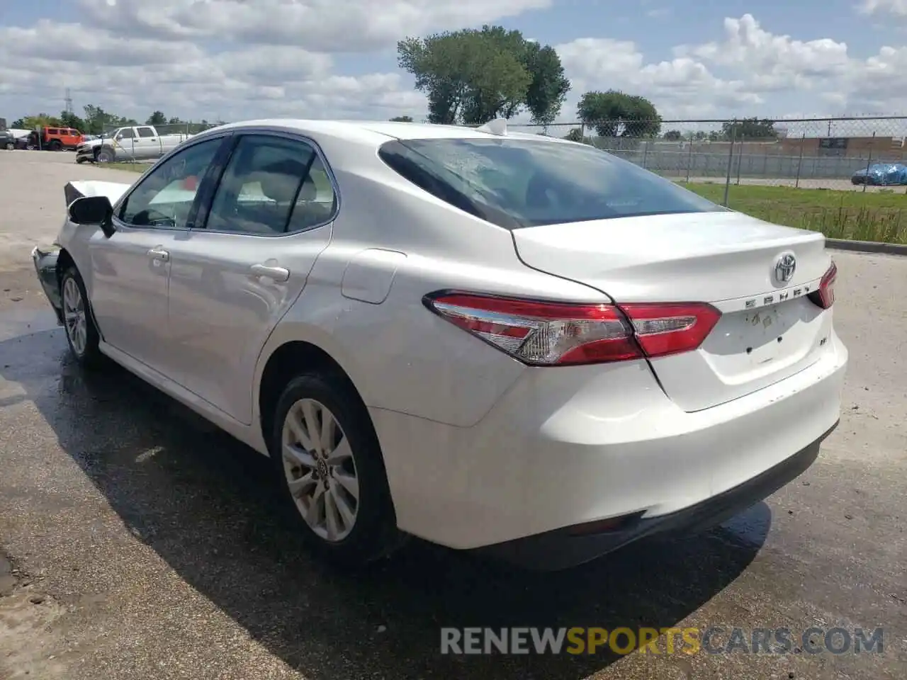 3 Photograph of a damaged car 4T1C11AK7LU939686 TOYOTA CAMRY 2020