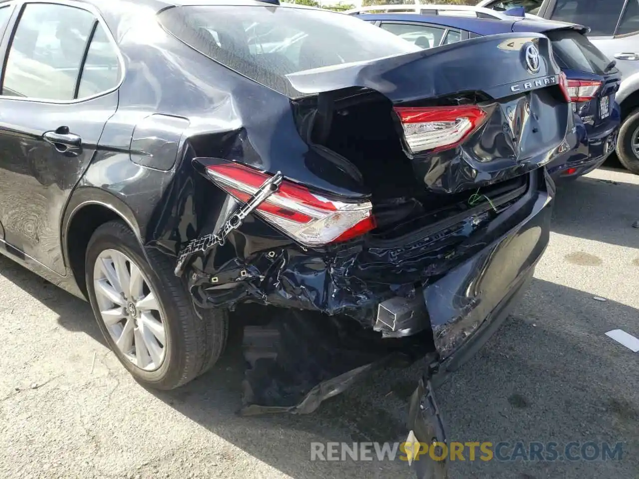 9 Photograph of a damaged car 4T1C11AK7LU939770 TOYOTA CAMRY 2020