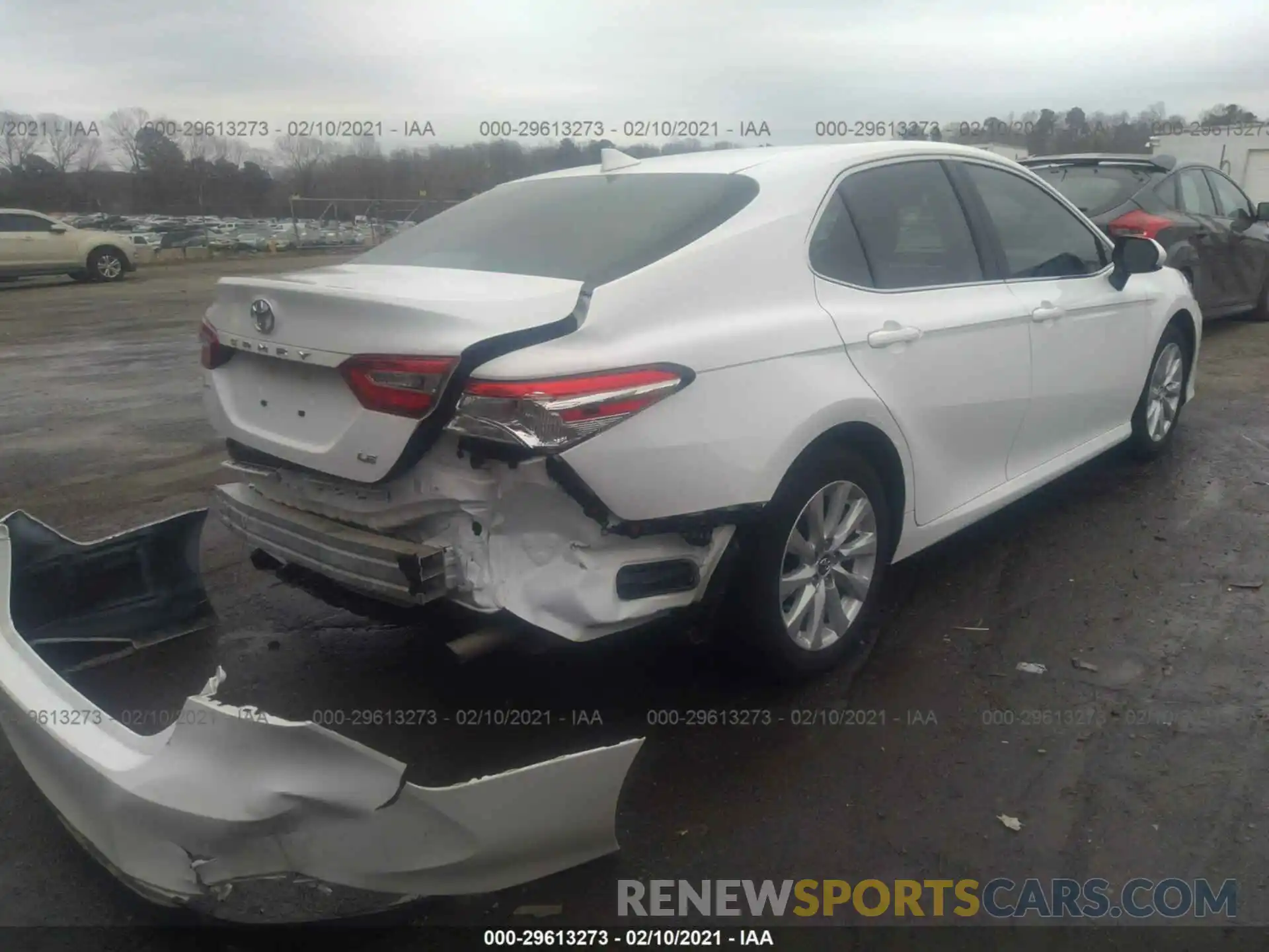 4 Photograph of a damaged car 4T1C11AK7LU941387 TOYOTA CAMRY 2020