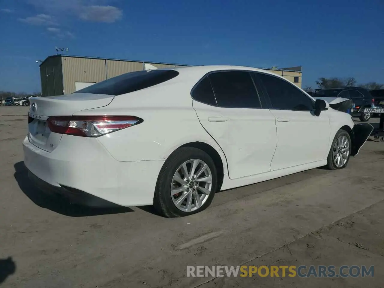 3 Photograph of a damaged car 4T1C11AK7LU941907 TOYOTA CAMRY 2020