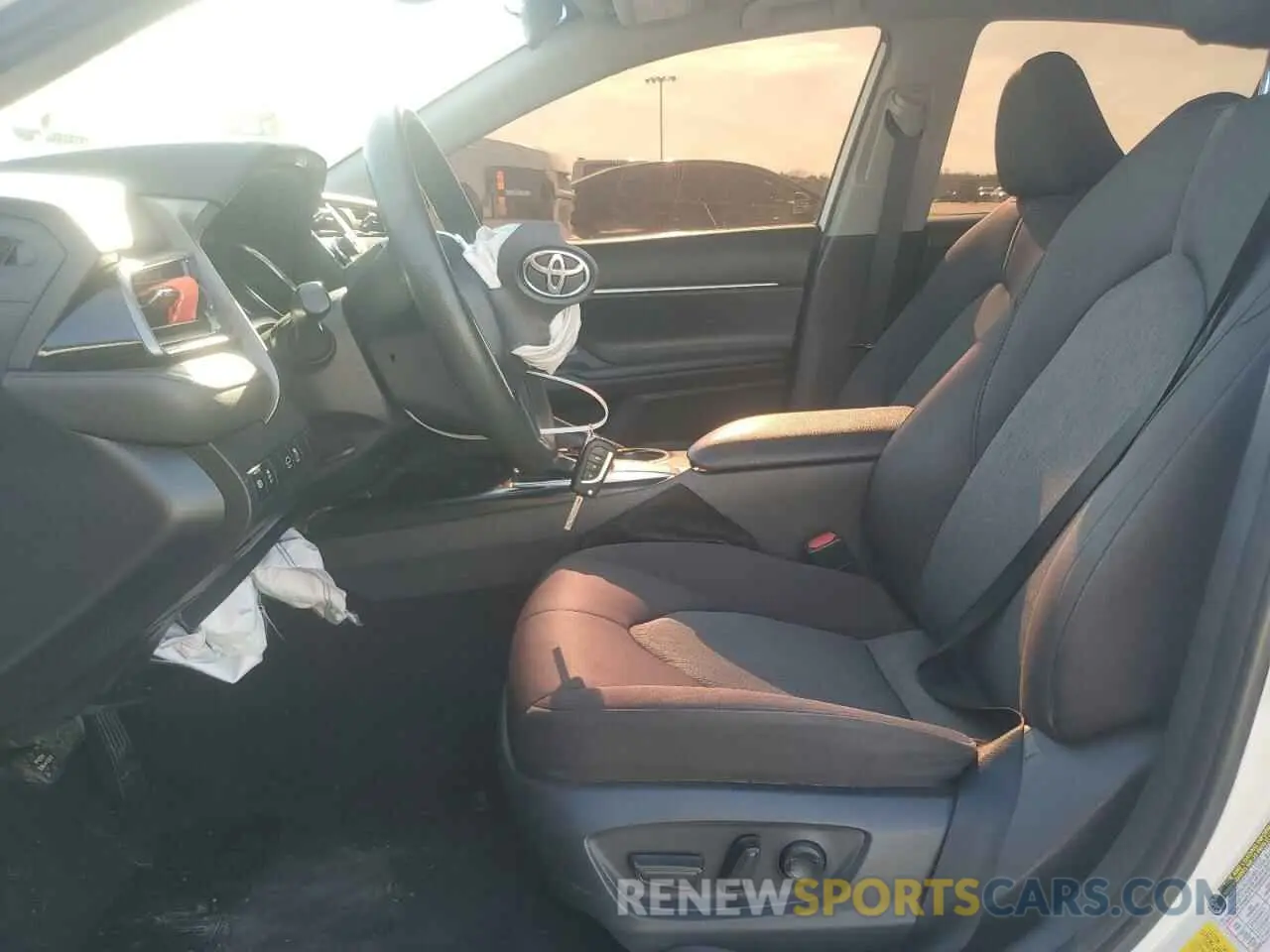 7 Photograph of a damaged car 4T1C11AK7LU941907 TOYOTA CAMRY 2020