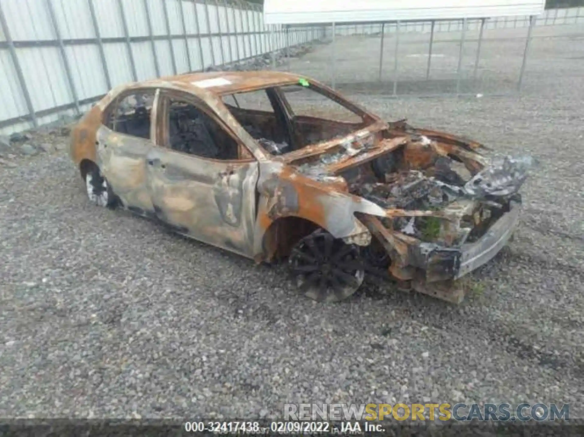 1 Photograph of a damaged car 4T1C11AK7LU947173 TOYOTA CAMRY 2020