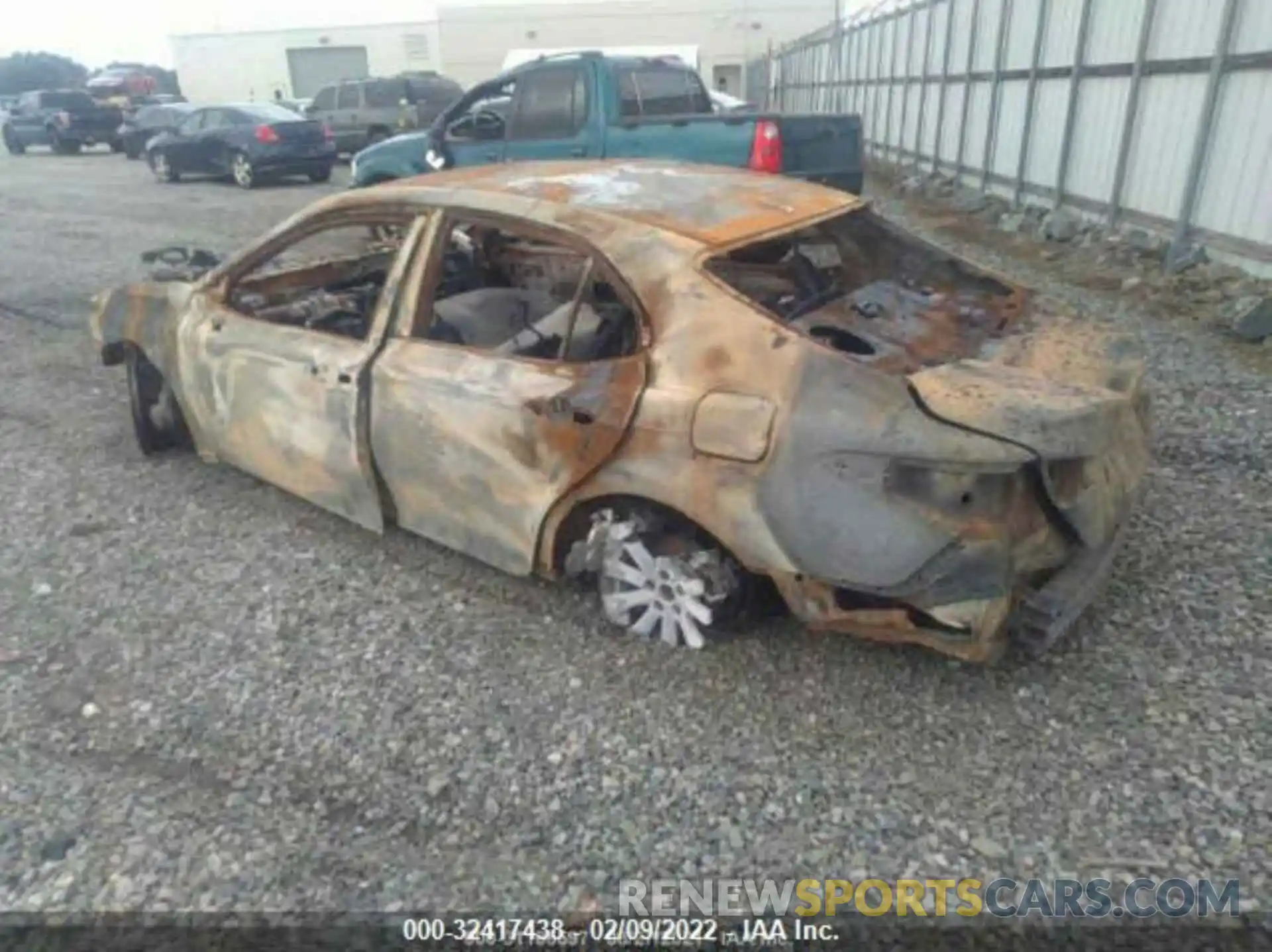 3 Photograph of a damaged car 4T1C11AK7LU947173 TOYOTA CAMRY 2020