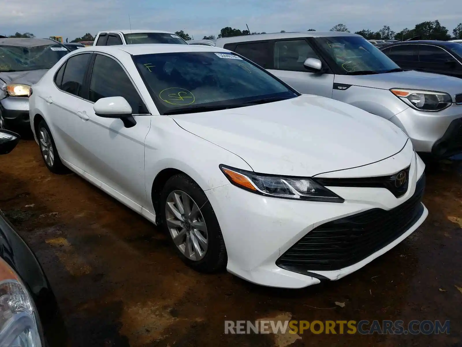 1 Photograph of a damaged car 4T1C11AK7LU960988 TOYOTA CAMRY 2020