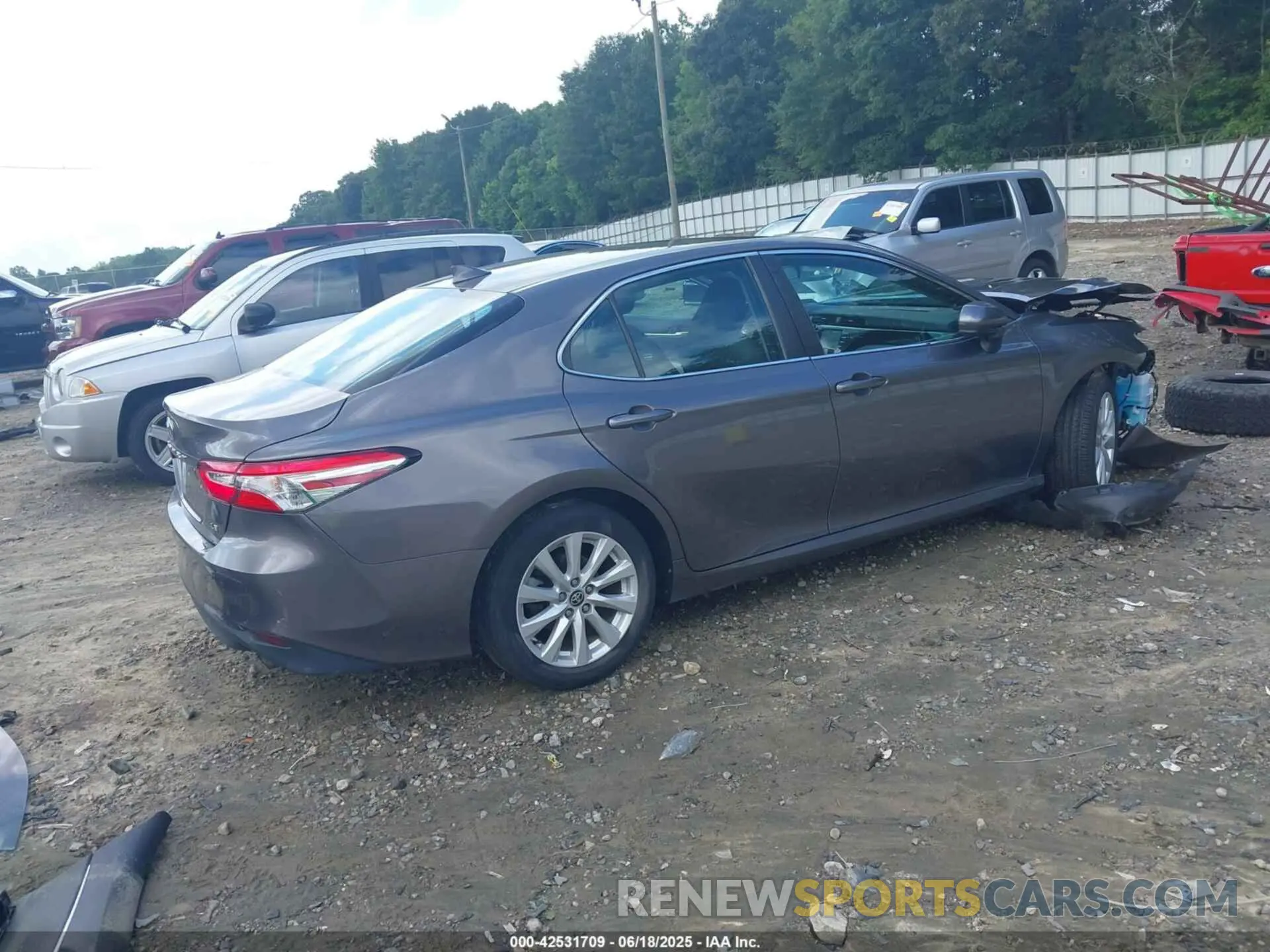 4 Photograph of a damaged car 4T1C11AK7LU972025 TOYOTA CAMRY 2020