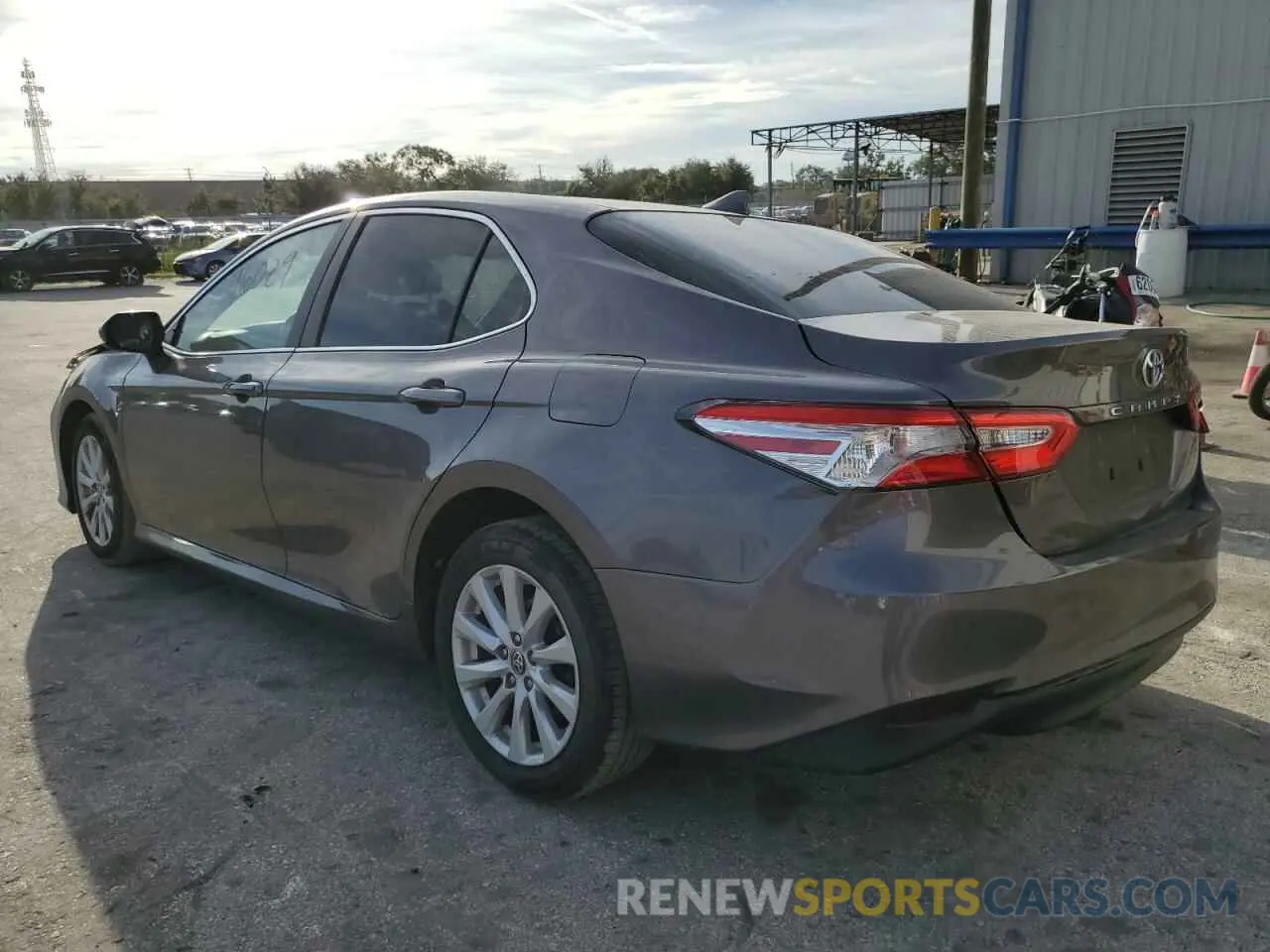 3 Photograph of a damaged car 4T1C11AK7LU975037 TOYOTA CAMRY 2020