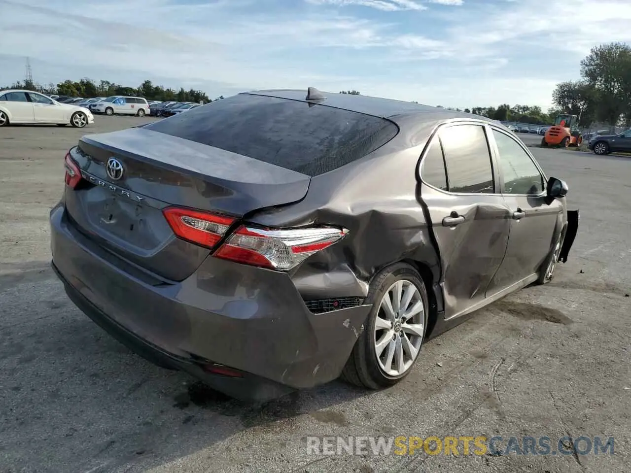 4 Photograph of a damaged car 4T1C11AK7LU975037 TOYOTA CAMRY 2020