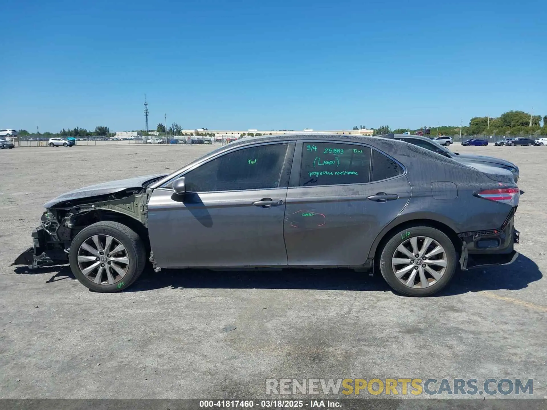 15 Photograph of a damaged car 4T1C11AK7LU981193 TOYOTA CAMRY 2020