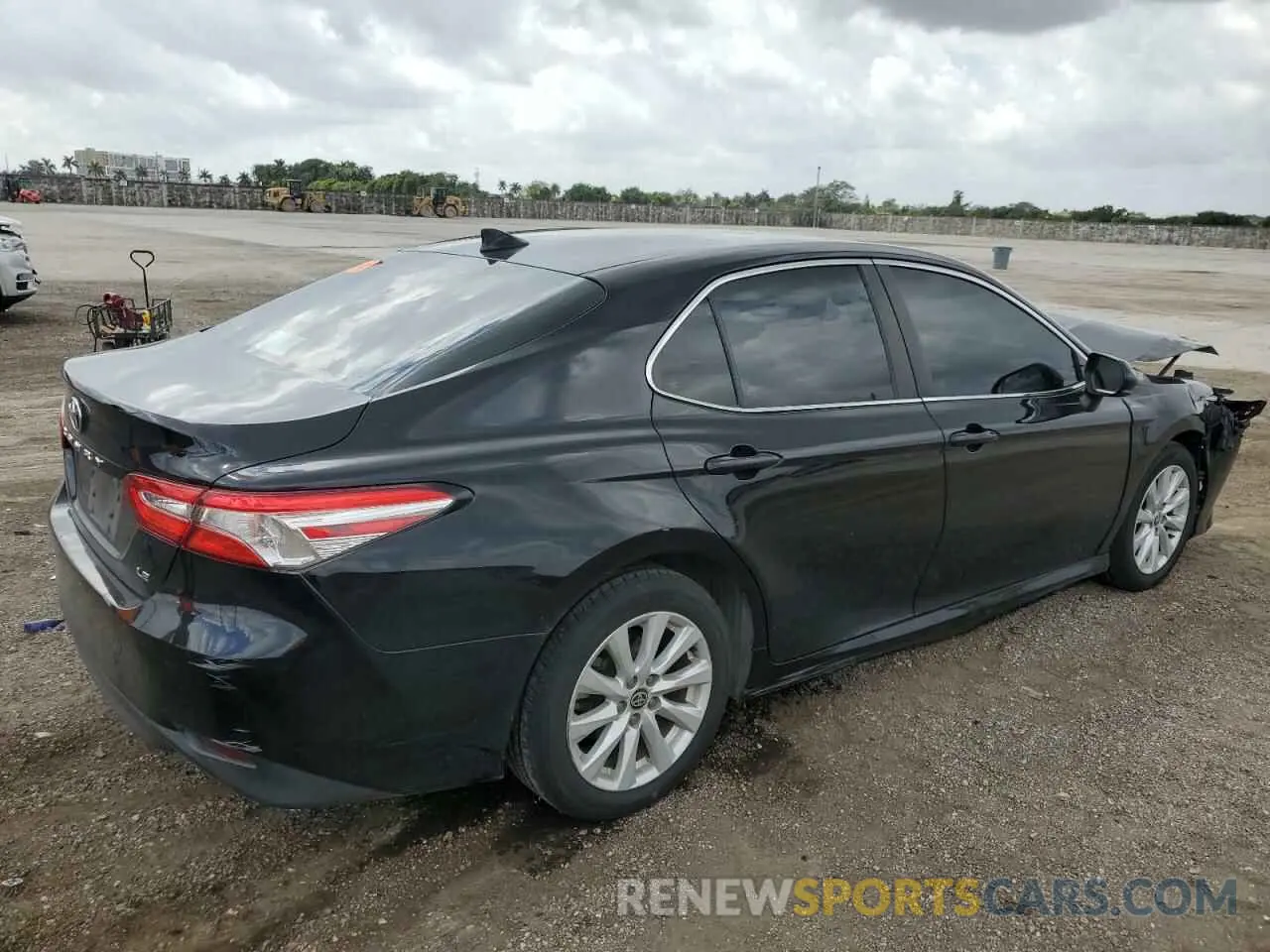 3 Photograph of a damaged car 4T1C11AK7LU981789 TOYOTA CAMRY 2020