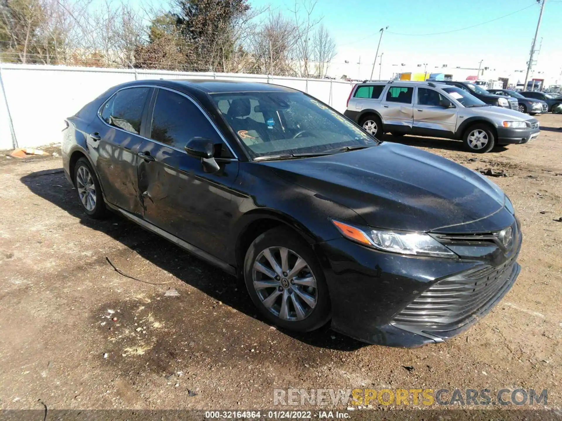 1 Photograph of a damaged car 4T1C11AK7LU984675 TOYOTA CAMRY 2020