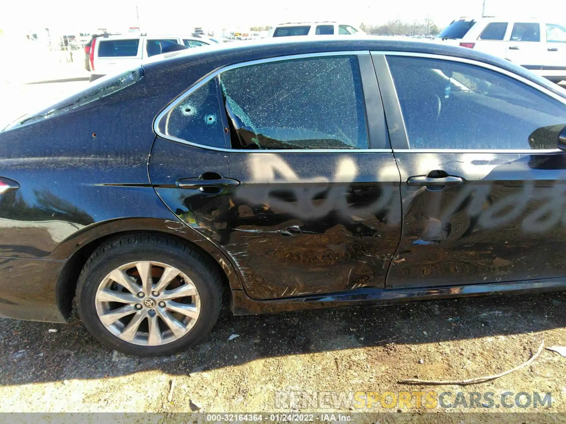 5 Photograph of a damaged car 4T1C11AK7LU984675 TOYOTA CAMRY 2020