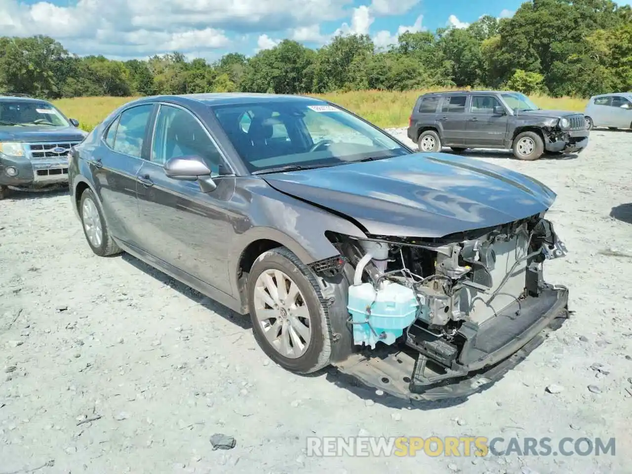 1 Photograph of a damaged car 4T1C11AK7LU997698 TOYOTA CAMRY 2020