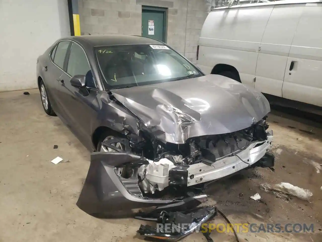 1 Photograph of a damaged car 4T1C11AK8LU306341 TOYOTA CAMRY 2020