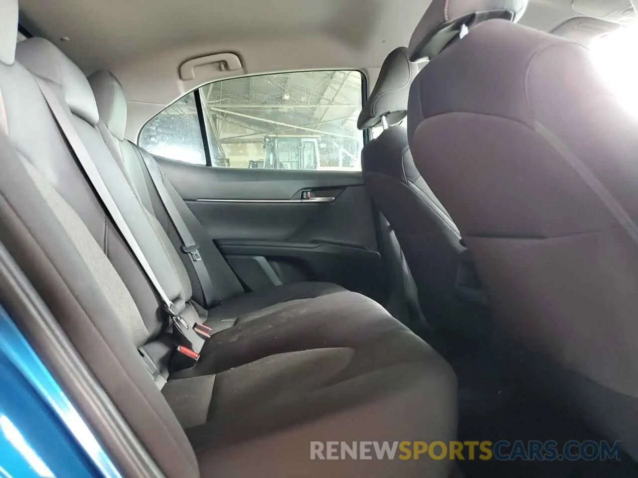 10 Photograph of a damaged car 4T1C11AK8LU310521 TOYOTA CAMRY 2020