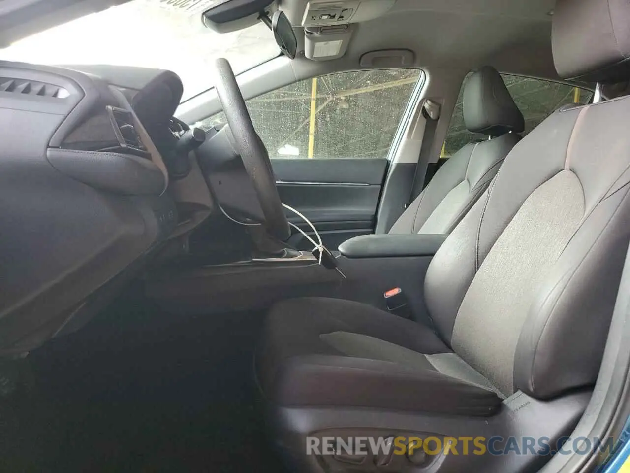 7 Photograph of a damaged car 4T1C11AK8LU310521 TOYOTA CAMRY 2020