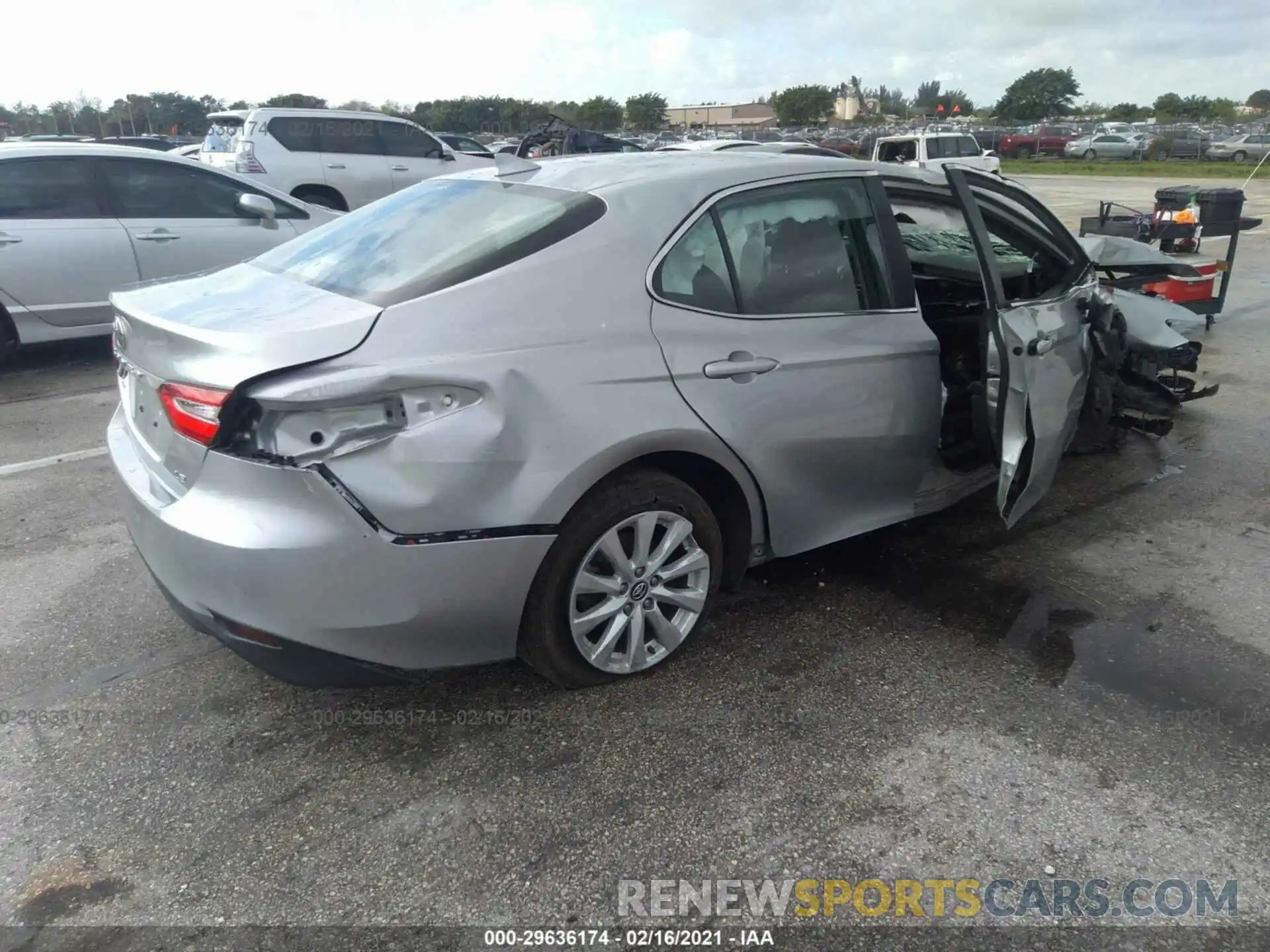 4 Photograph of a damaged car 4T1C11AK8LU314682 TOYOTA CAMRY 2020