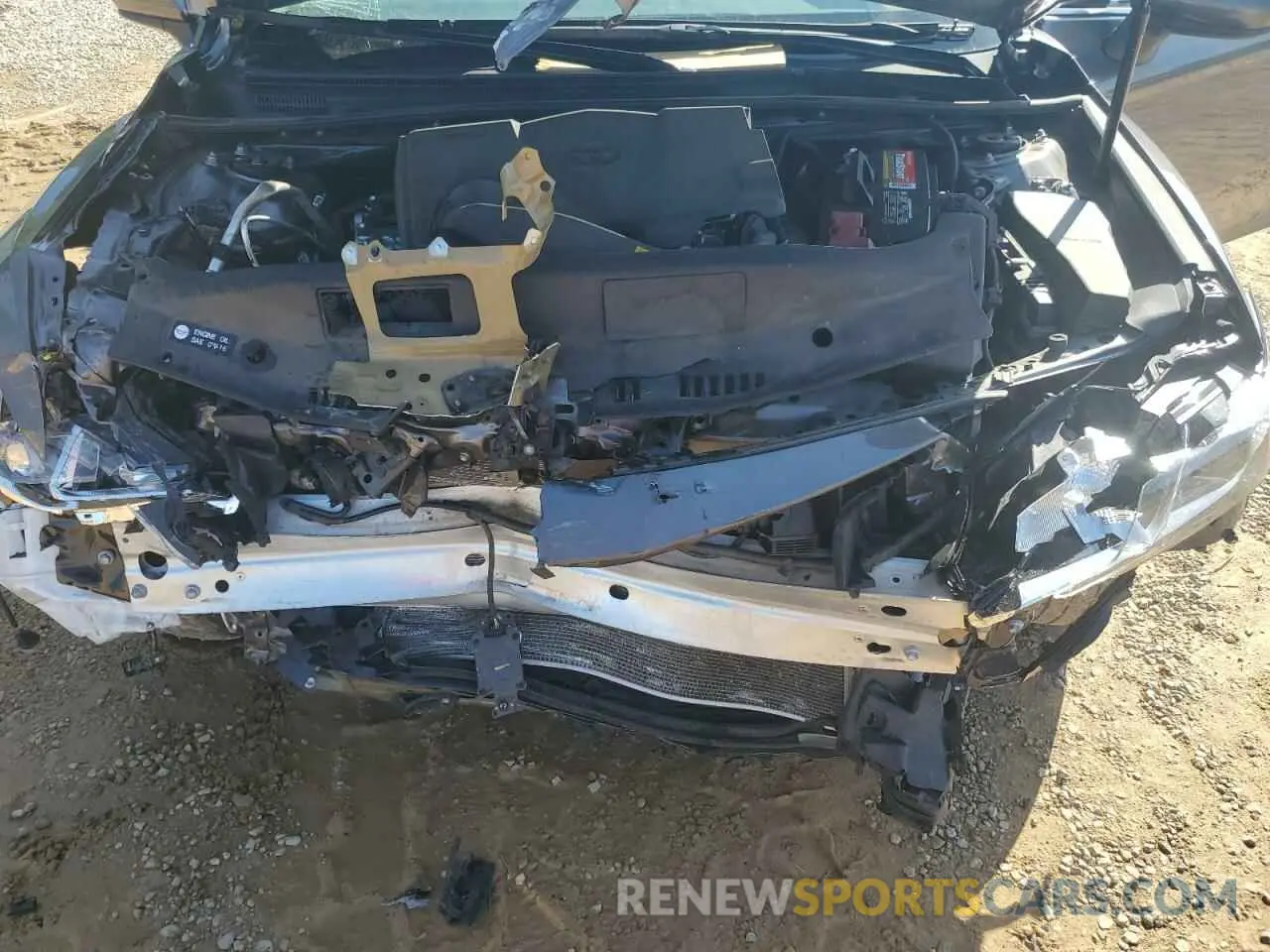 11 Photograph of a damaged car 4T1C11AK8LU318635 TOYOTA CAMRY 2020