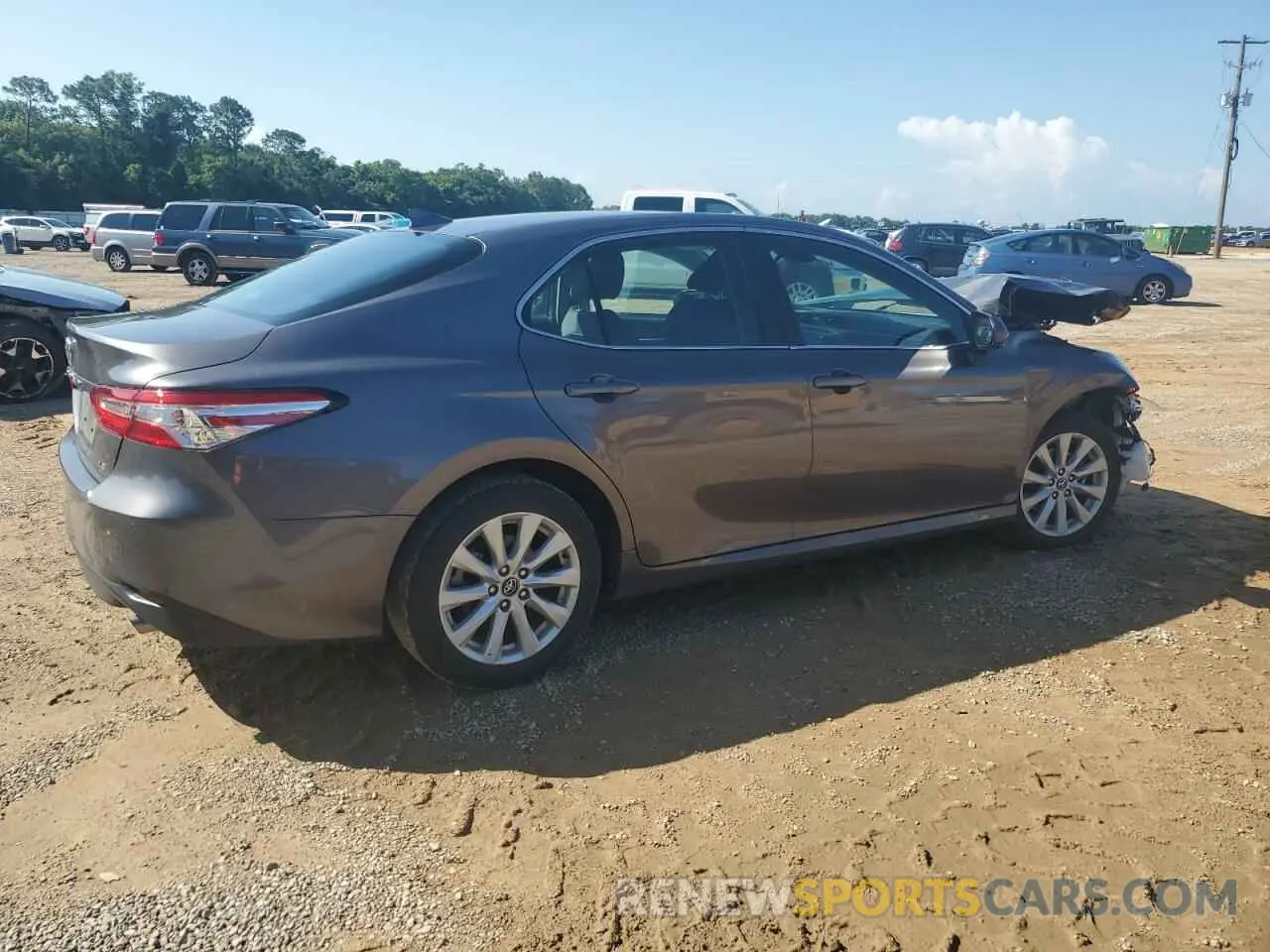 3 Photograph of a damaged car 4T1C11AK8LU318635 TOYOTA CAMRY 2020