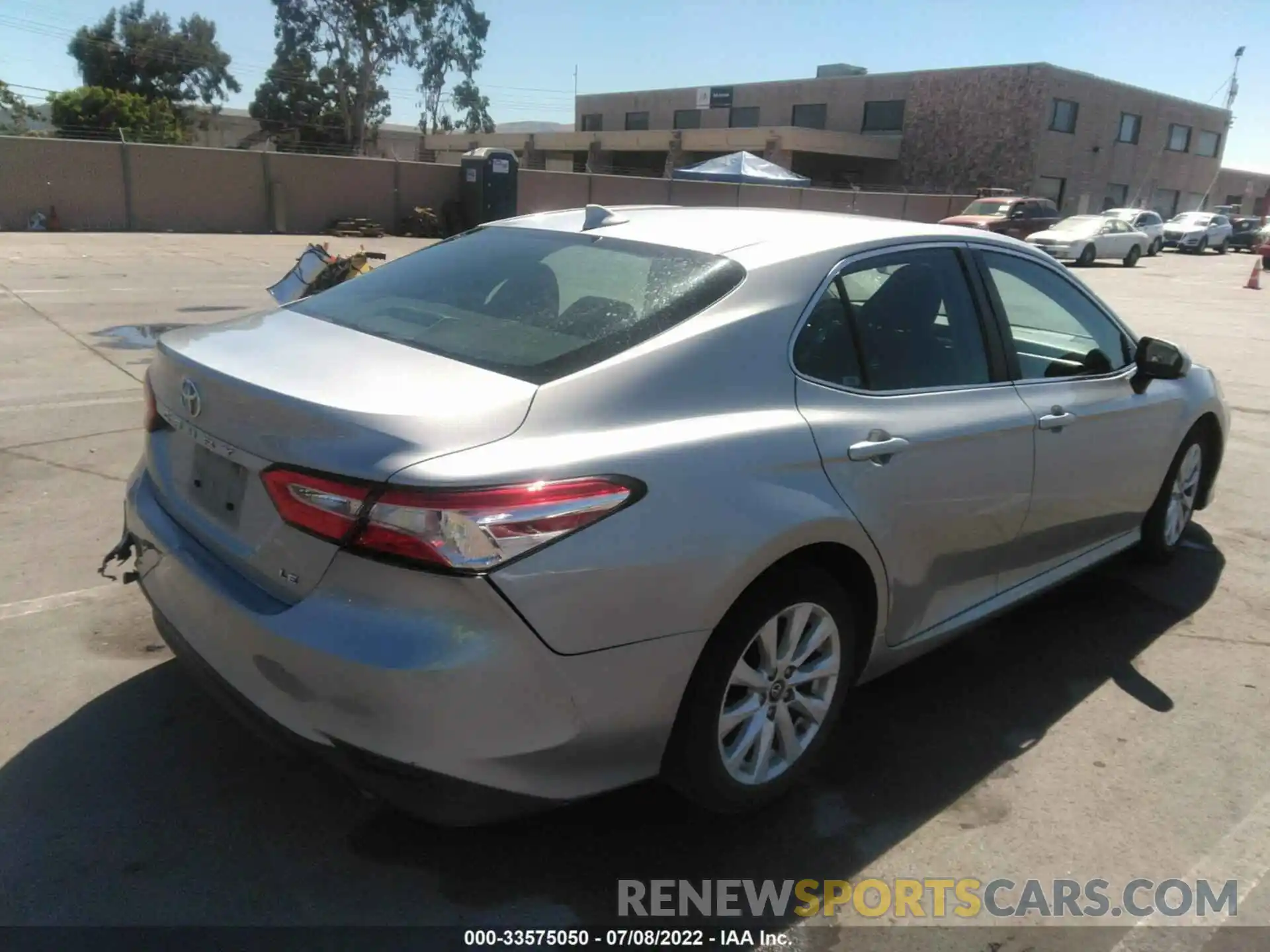 4 Photograph of a damaged car 4T1C11AK8LU330025 TOYOTA CAMRY 2020