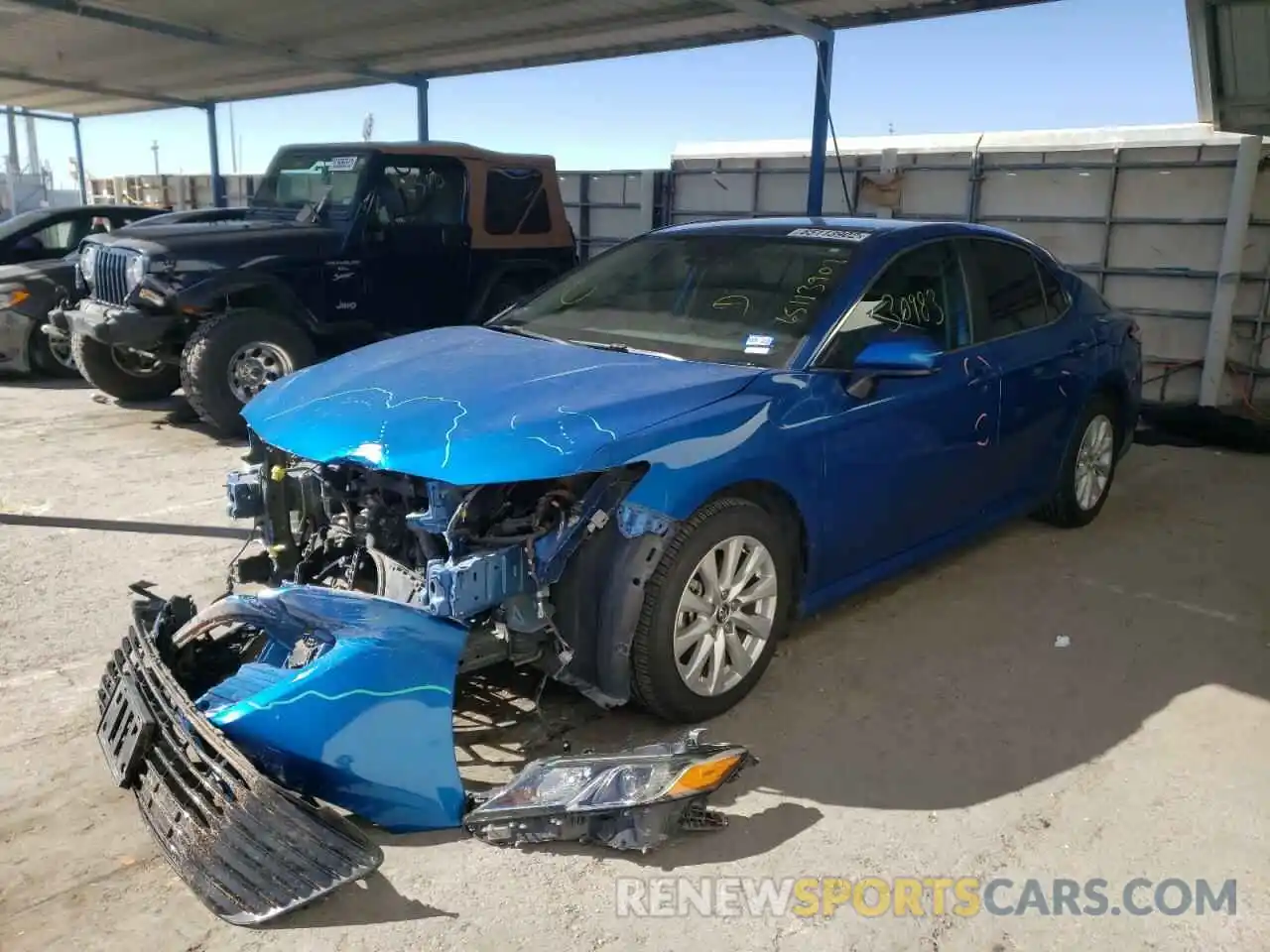 2 Photograph of a damaged car 4T1C11AK8LU337377 TOYOTA CAMRY 2020