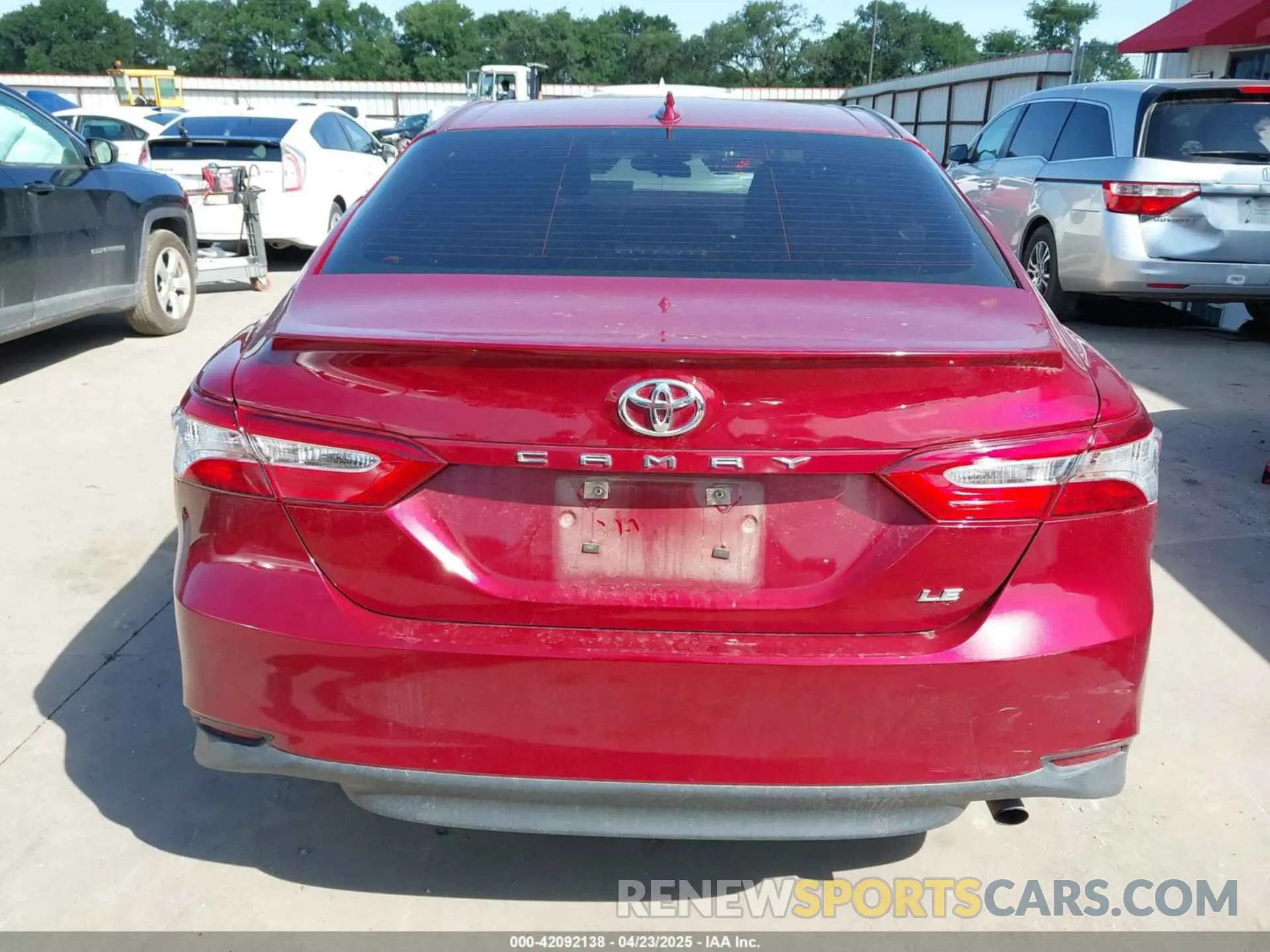 17 Photograph of a damaged car 4T1C11AK8LU337931 TOYOTA CAMRY 2020