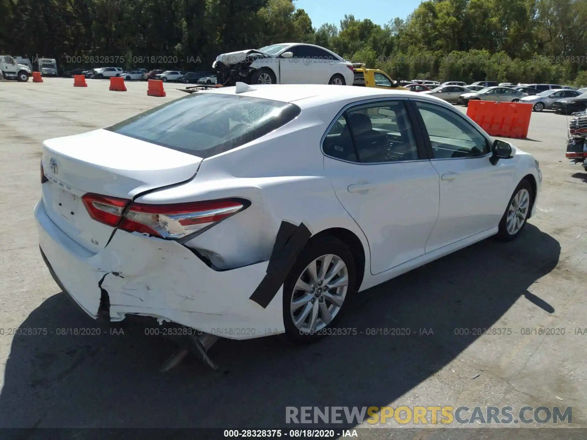 4 Photograph of a damaged car 4T1C11AK8LU342711 TOYOTA CAMRY 2020