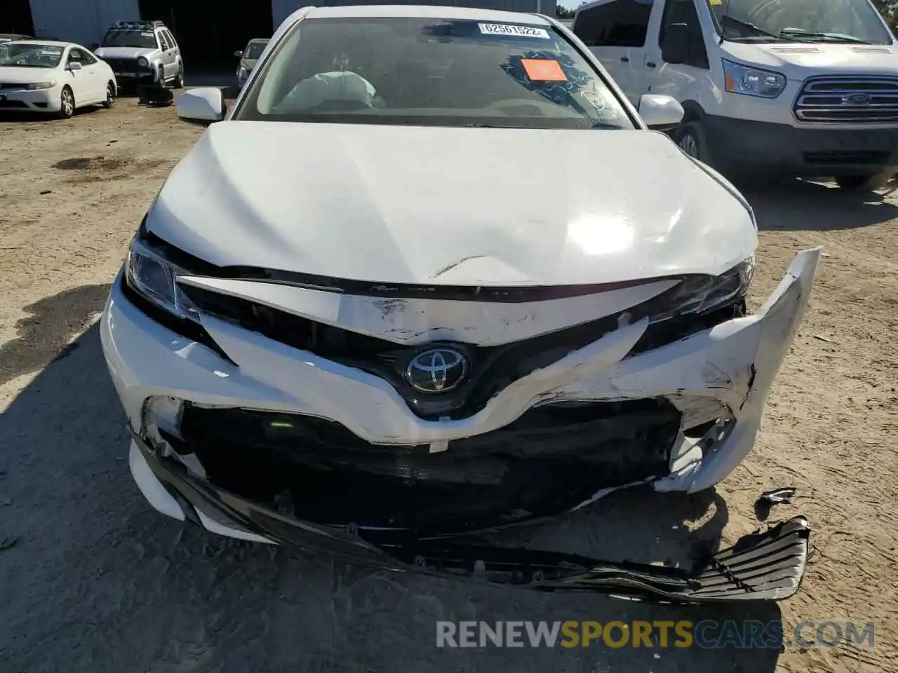 9 Photograph of a damaged car 4T1C11AK8LU349142 TOYOTA CAMRY 2020