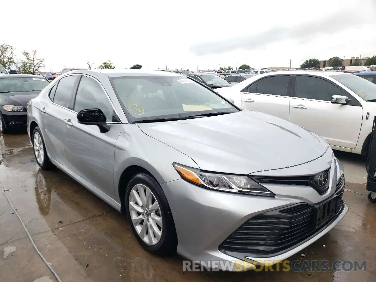 1 Photograph of a damaged car 4T1C11AK8LU351957 TOYOTA CAMRY 2020