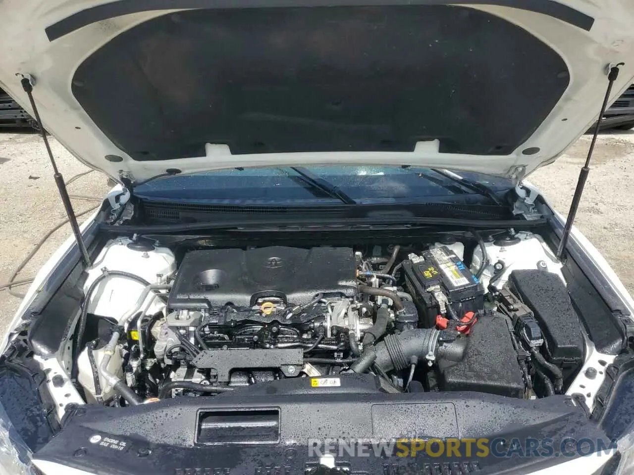 11 Photograph of a damaged car 4T1C11AK8LU357452 TOYOTA CAMRY 2020