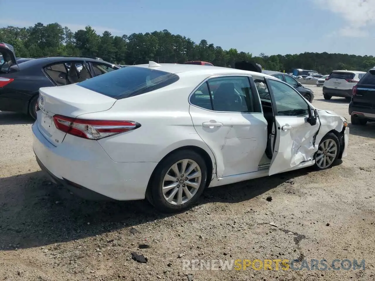 3 Photograph of a damaged car 4T1C11AK8LU357452 TOYOTA CAMRY 2020