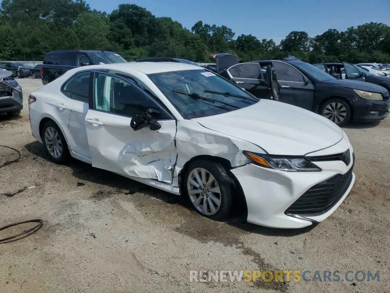 4 Photograph of a damaged car 4T1C11AK8LU357452 TOYOTA CAMRY 2020