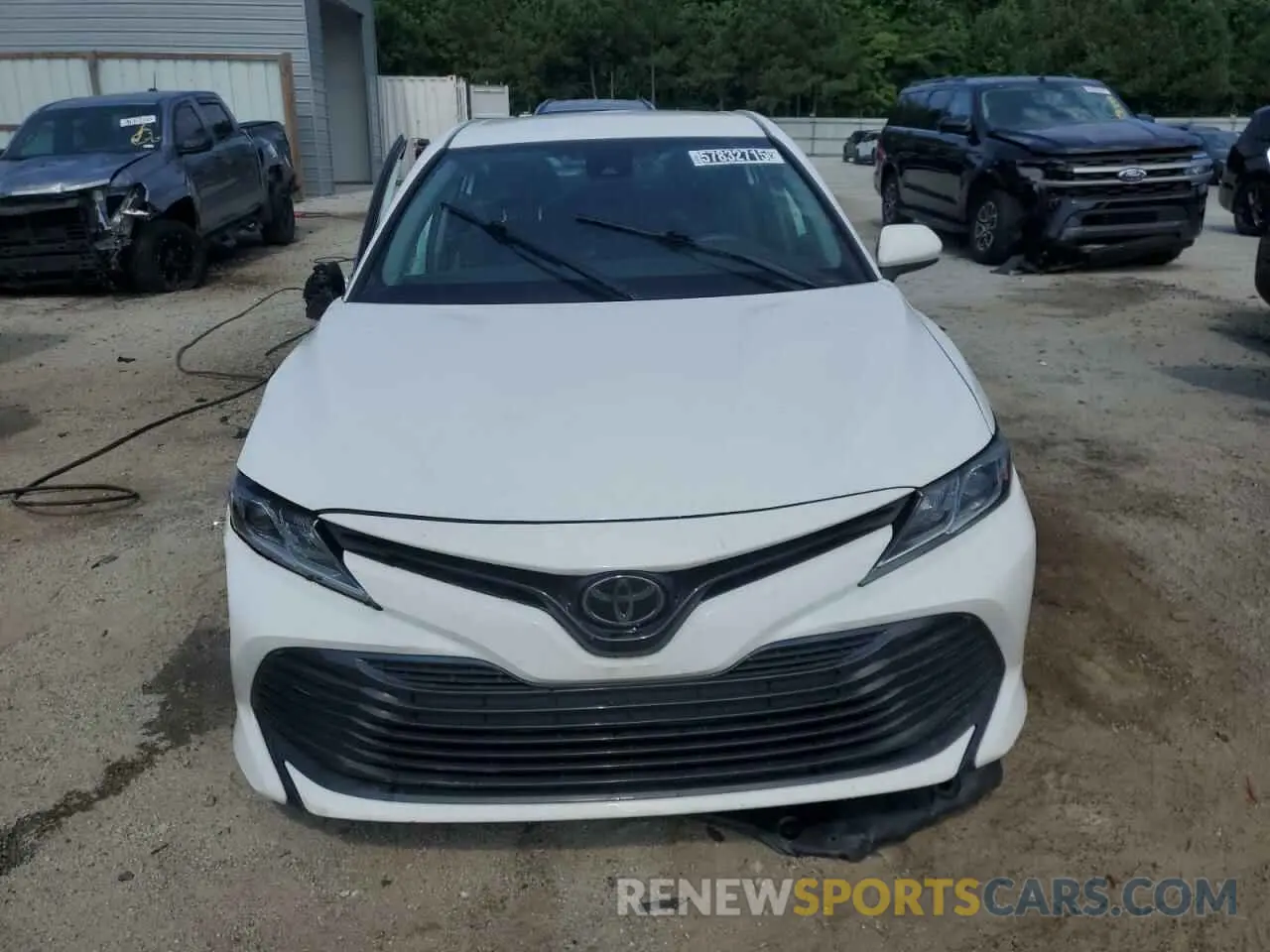 5 Photograph of a damaged car 4T1C11AK8LU357452 TOYOTA CAMRY 2020
