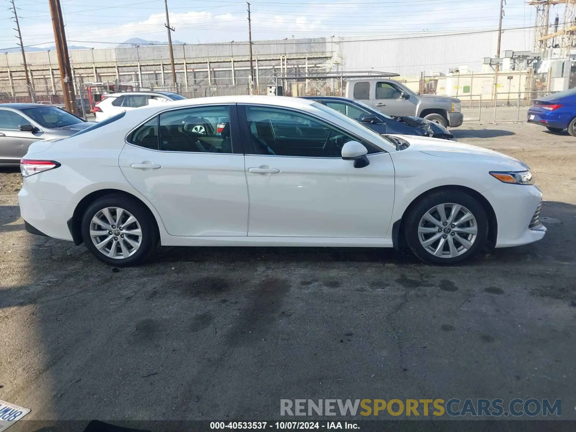 13 Photograph of a damaged car 4T1C11AK8LU368645 TOYOTA CAMRY 2020