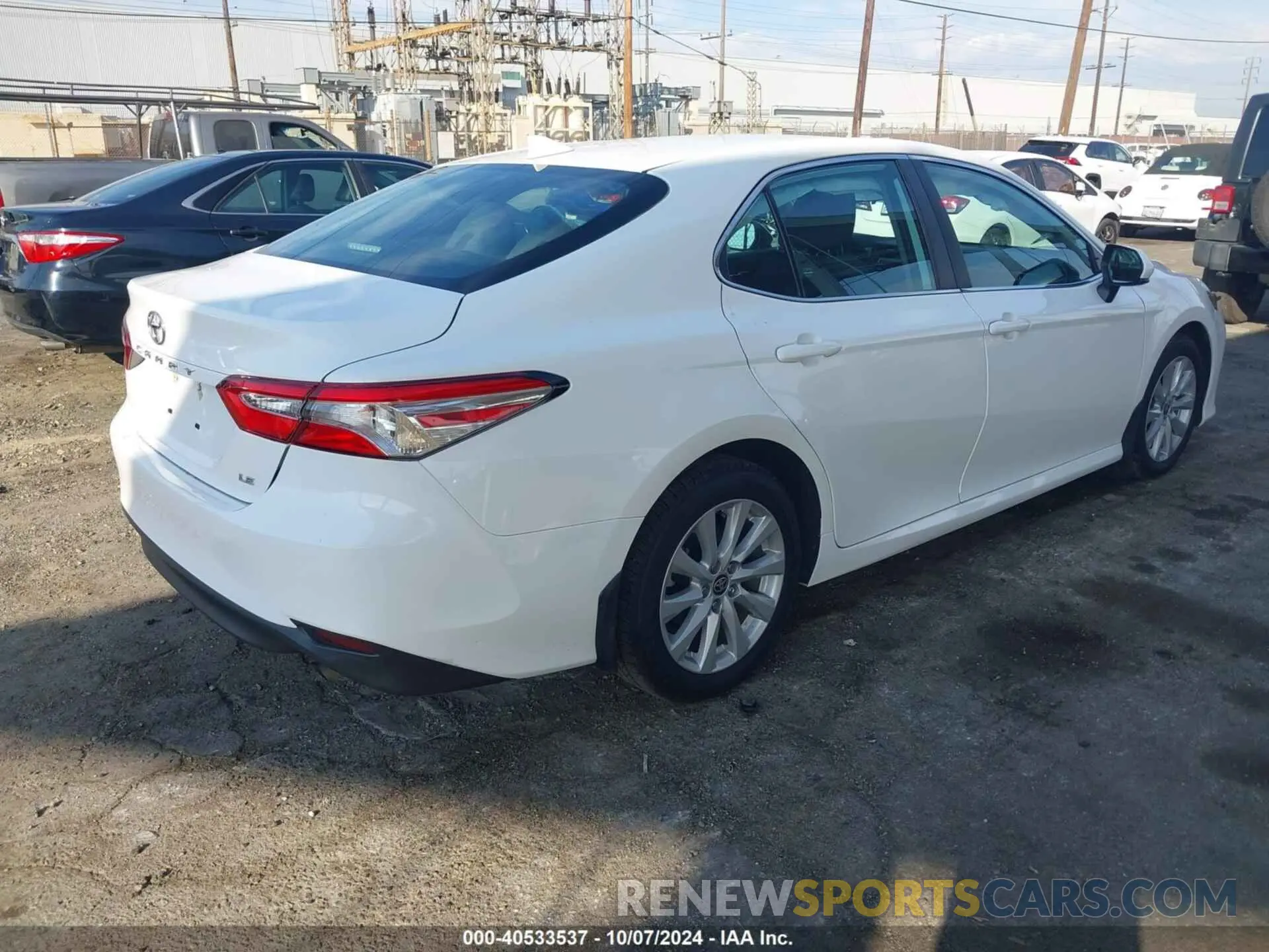 4 Photograph of a damaged car 4T1C11AK8LU368645 TOYOTA CAMRY 2020