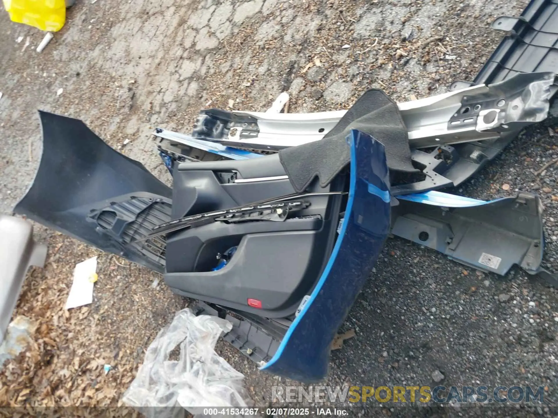 12 Photograph of a damaged car 4T1C11AK8LU374557 TOYOTA CAMRY 2020