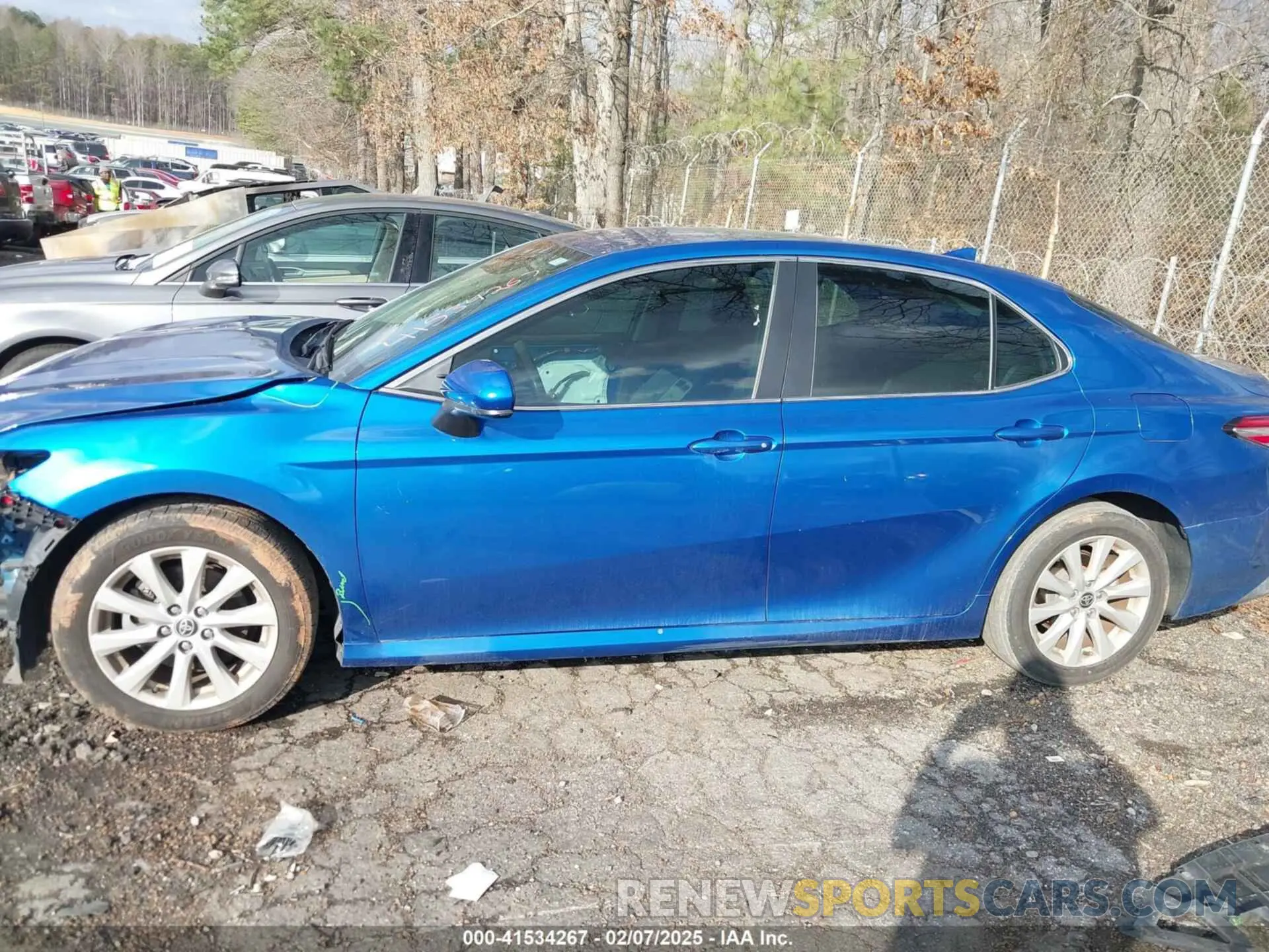 15 Photograph of a damaged car 4T1C11AK8LU374557 TOYOTA CAMRY 2020