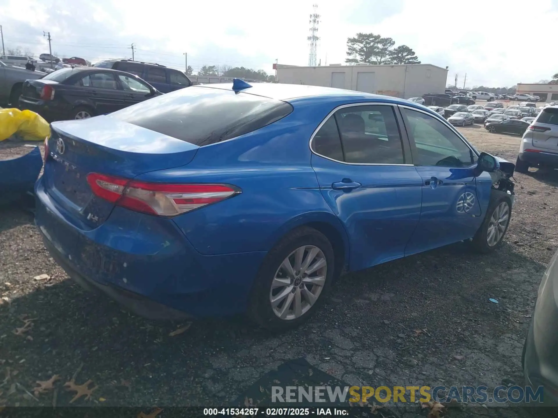 4 Photograph of a damaged car 4T1C11AK8LU374557 TOYOTA CAMRY 2020