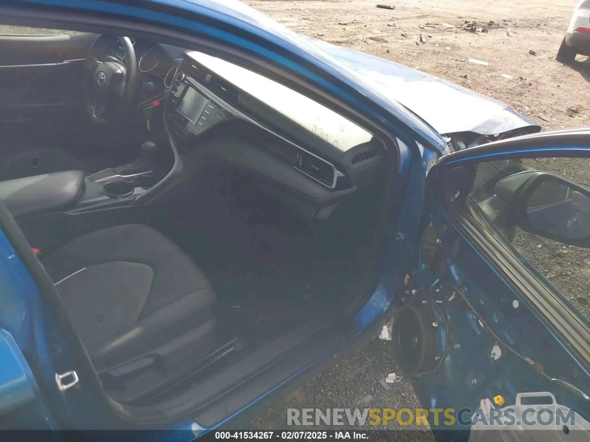 5 Photograph of a damaged car 4T1C11AK8LU374557 TOYOTA CAMRY 2020