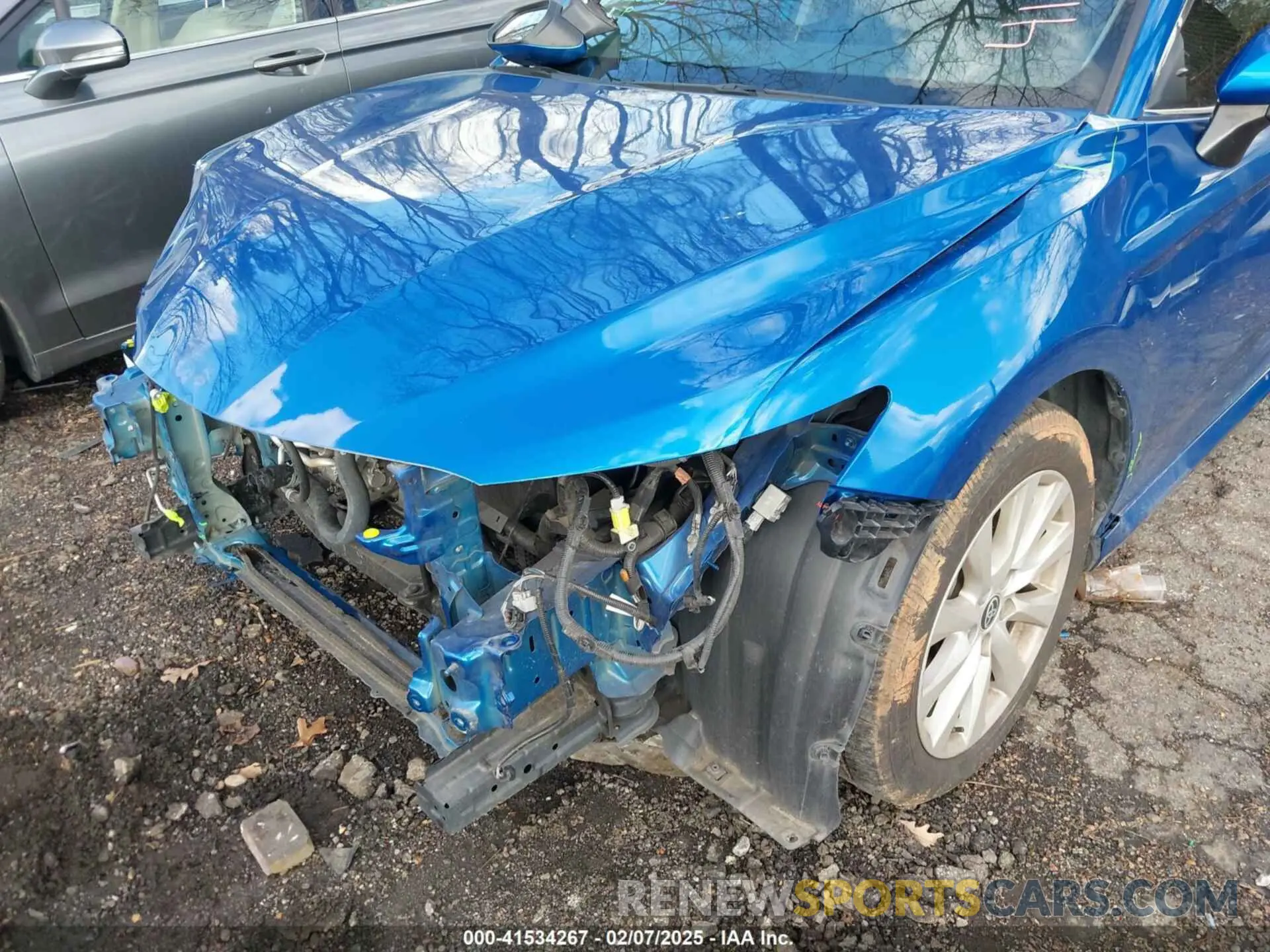 6 Photograph of a damaged car 4T1C11AK8LU374557 TOYOTA CAMRY 2020