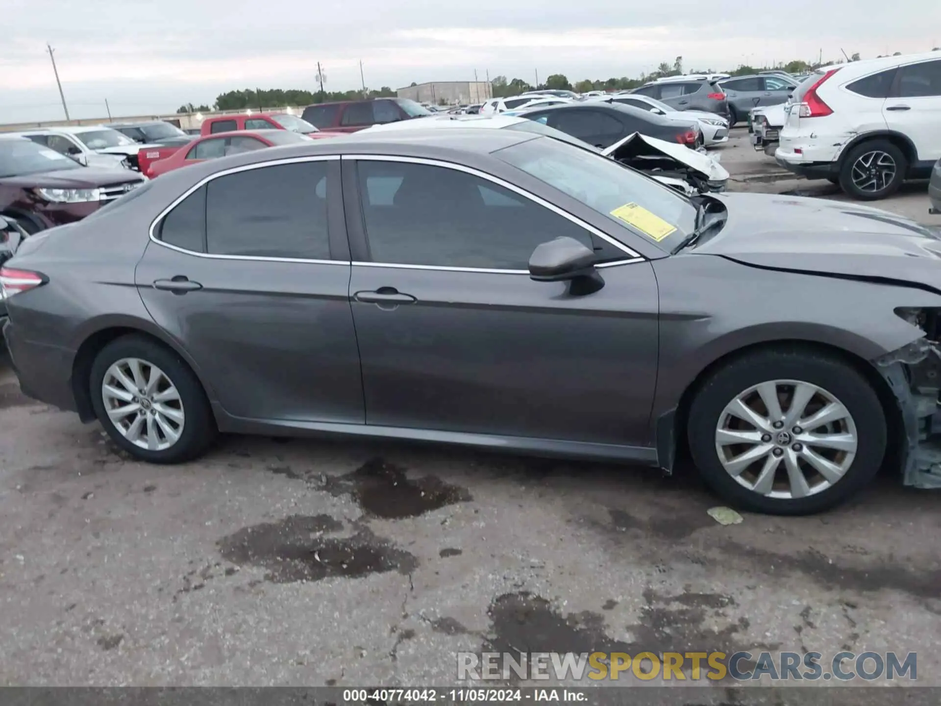 14 Photograph of a damaged car 4T1C11AK8LU389639 TOYOTA CAMRY 2020
