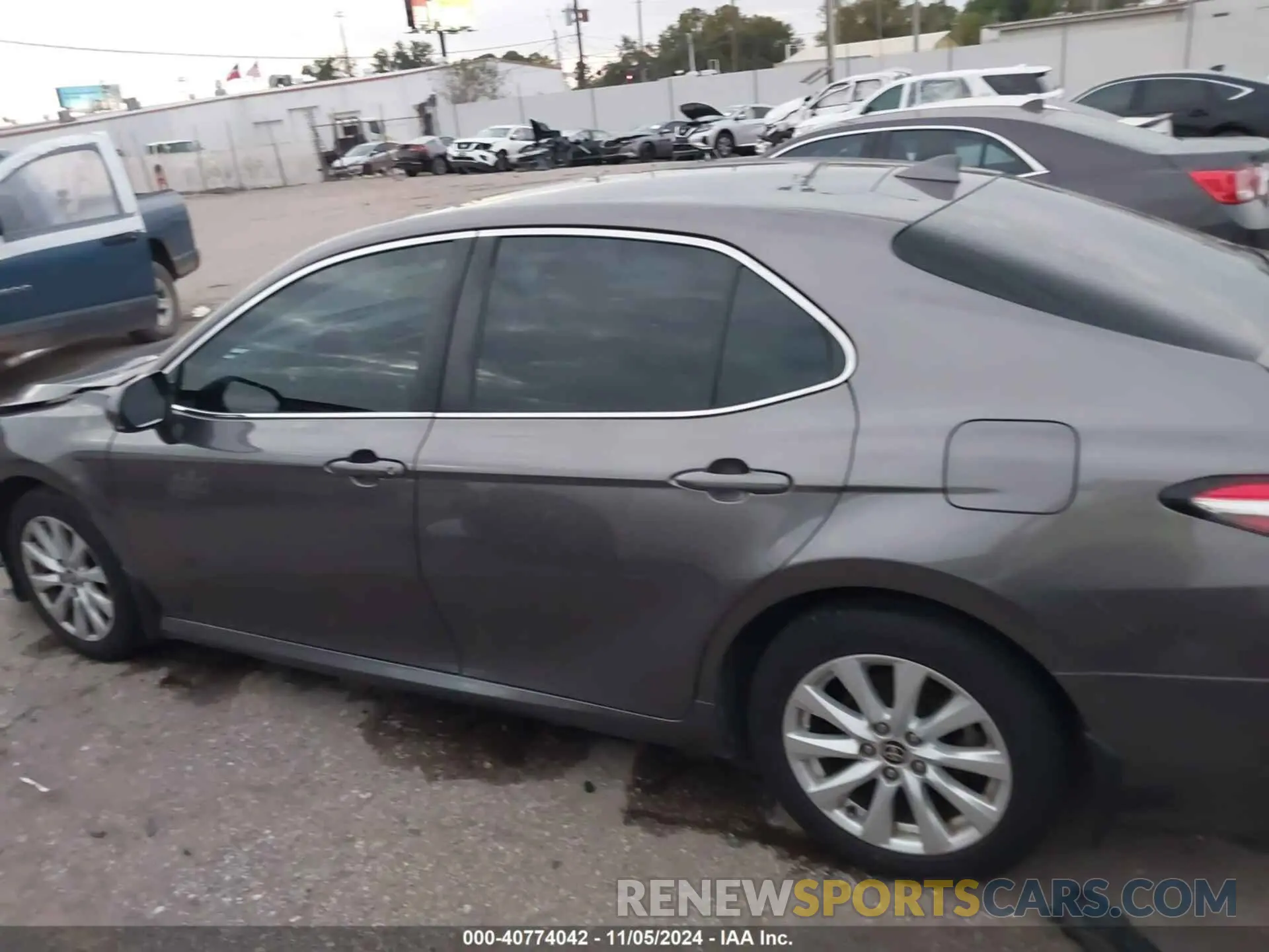 15 Photograph of a damaged car 4T1C11AK8LU389639 TOYOTA CAMRY 2020