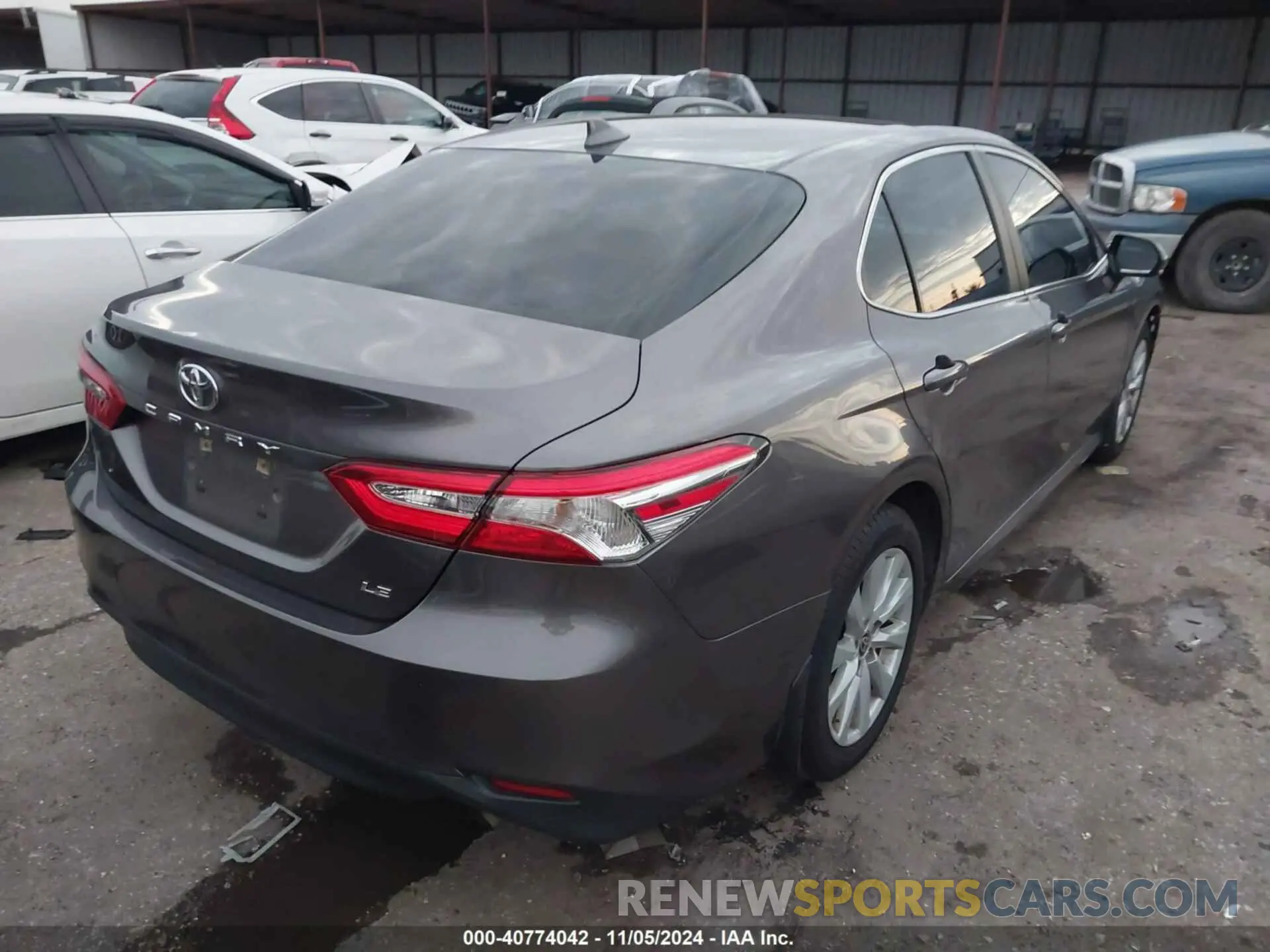 4 Photograph of a damaged car 4T1C11AK8LU389639 TOYOTA CAMRY 2020