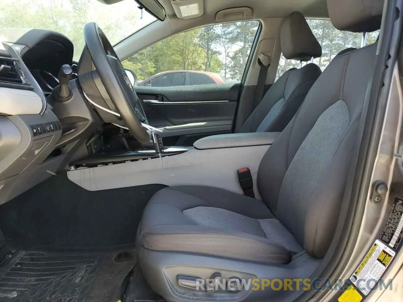 7 Photograph of a damaged car 4T1C11AK8LU500402 TOYOTA CAMRY 2020