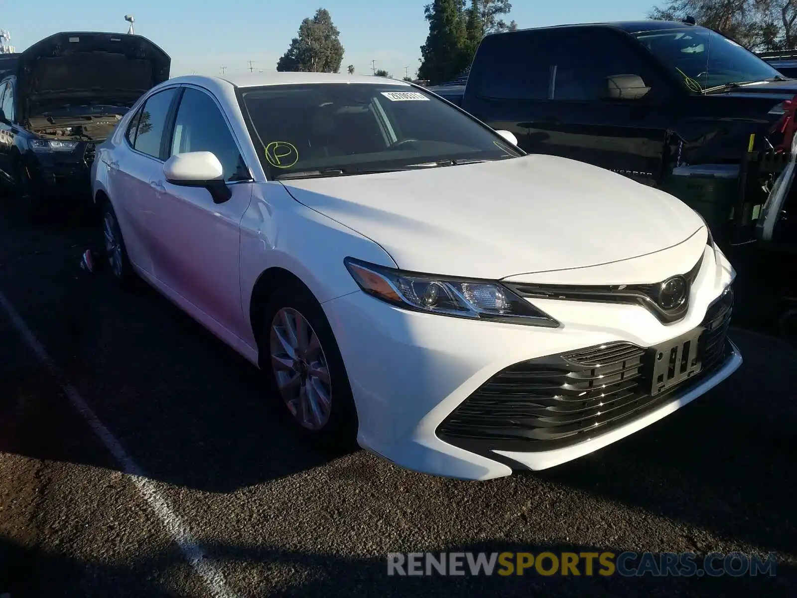 1 Photograph of a damaged car 4T1C11AK8LU511058 TOYOTA CAMRY 2020