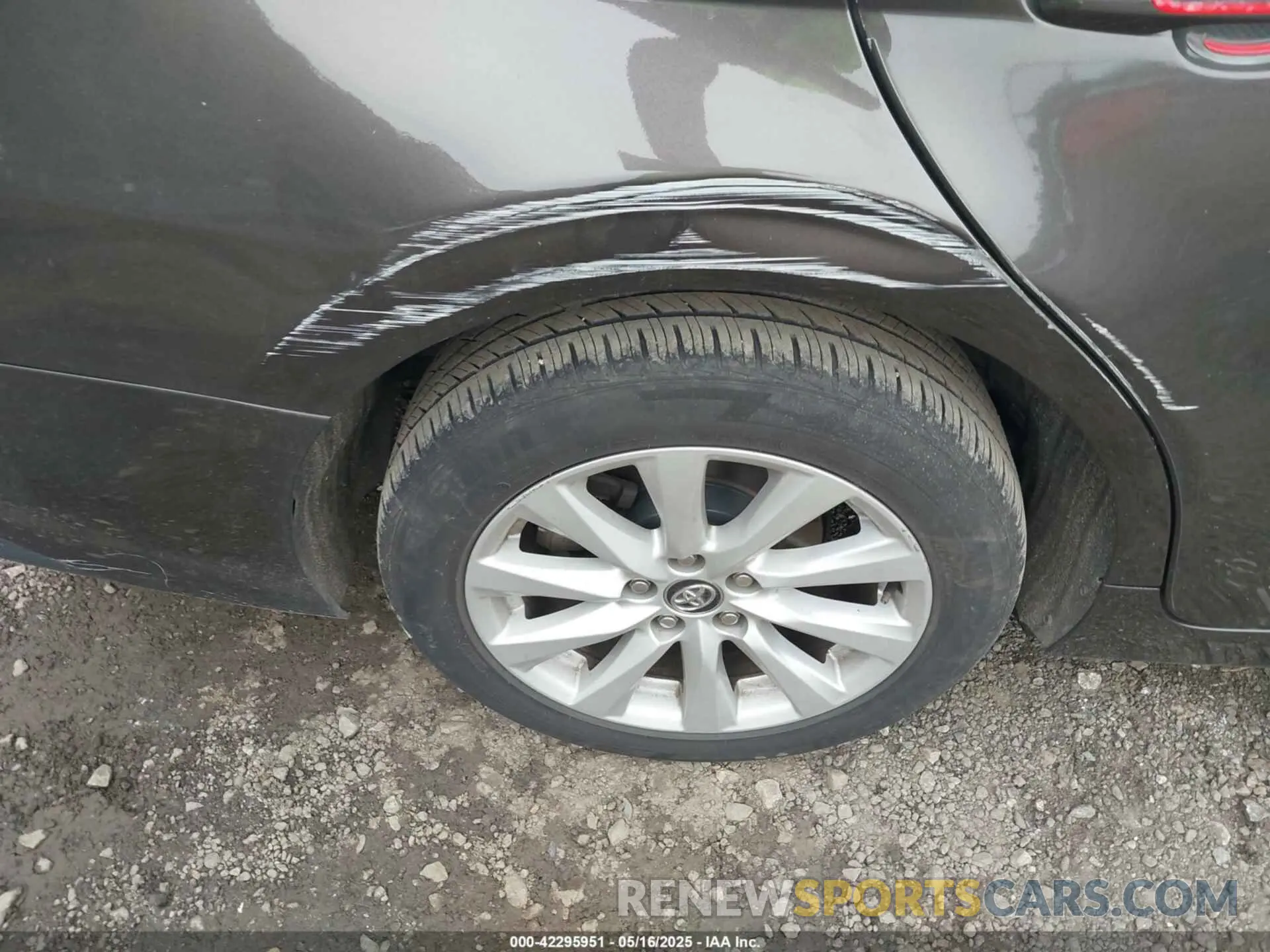 6 Photograph of a damaged car 4T1C11AK8LU859684 TOYOTA CAMRY 2020